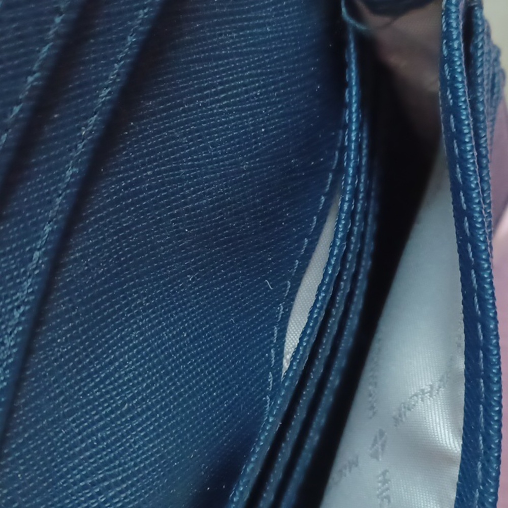 Michael Kors Wallet - Picture 11 of 16